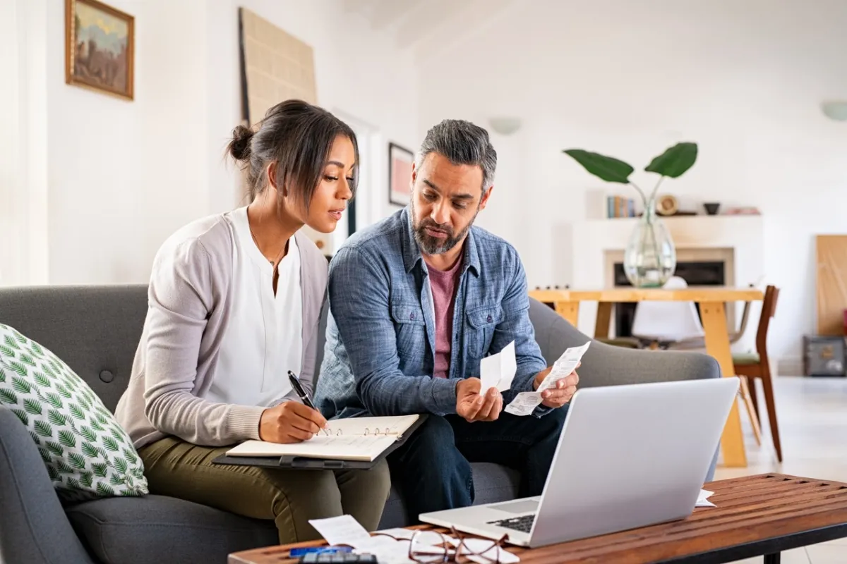 Invoice Discounting vs Factoring